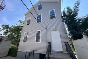 409 41st St in Union City, NJ - Building Photo