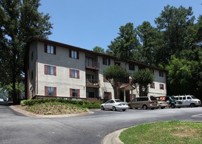 Peppertree Apartments in Atlanta, GA - Building Photo