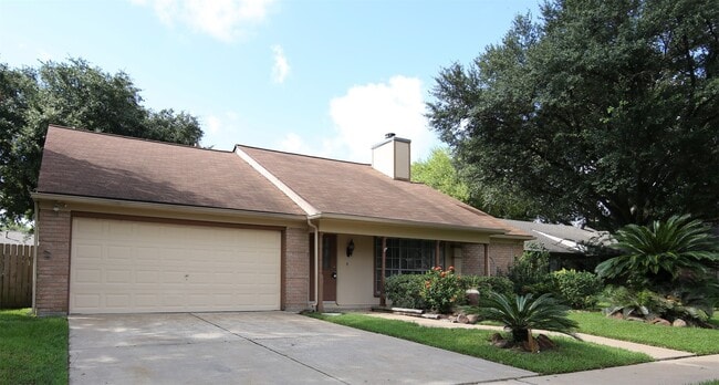 13339 Somersworth Dr in Houston, TX - Building Photo - Building Photo
