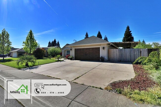 2631 Queens Way in Redding, CA - Building Photo - Building Photo