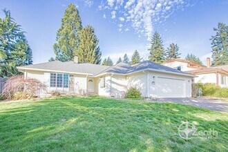 12018 SE 17th St in Vancouver, WA - Building Photo - Building Photo