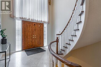 1836 Friar Tuck Ct in Mississauga, ON - Building Photo - Building Photo