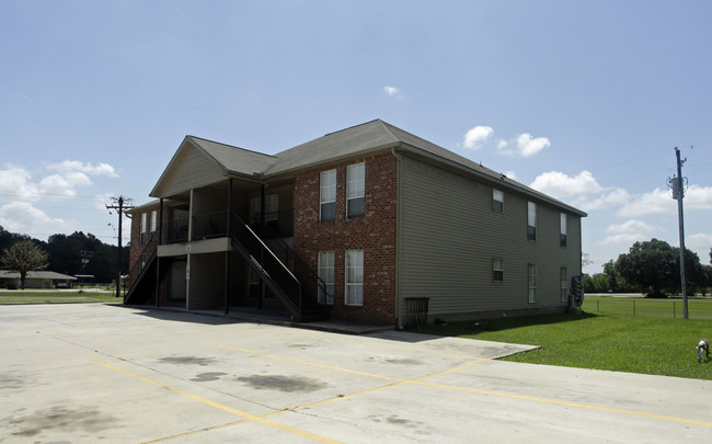 9560 Angus Rd in Zachary, LA - Foto de edificio - Building Photo