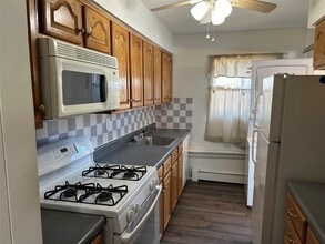 1668 US-9 in Wappingers Falls, NY - Building Photo - Building Photo