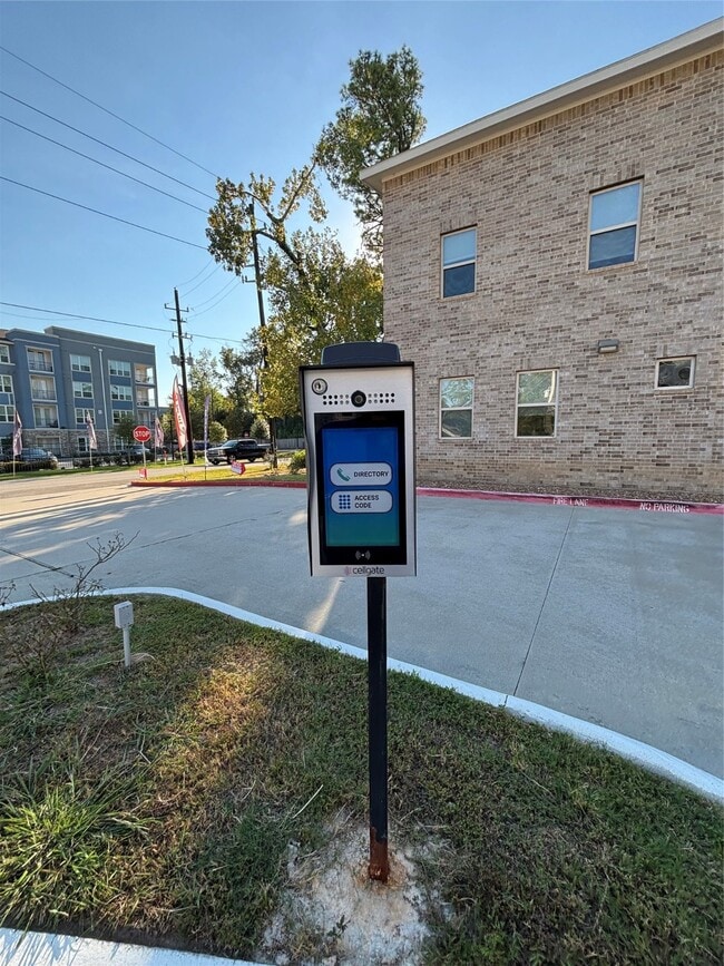 504 Nursery Rd in The Woodlands, TX - Building Photo - Building Photo