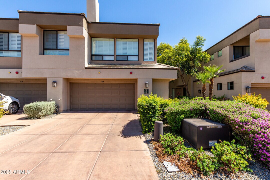 7400 E Gainey Club Dr in Scottsdale, AZ - Building Photo
