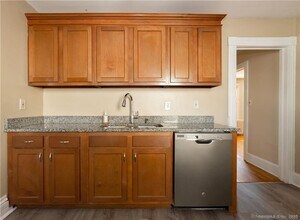 748 Trout Brook Dr in West Hartford, CT - Building Photo - Building Photo