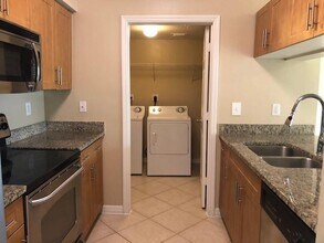 6505 Emerald Dunes Dr in West Palm Beach, FL - Building Photo - Building Photo