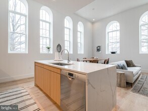 1324 E St SE in Washington, DC - Building Photo - Building Photo