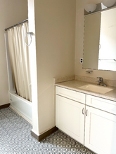 1500 W Mt Royal Ave-Unit -1 in Baltimore, MD - Foto de edificio - Building Photo
