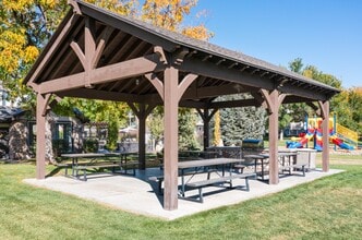 Sterling Pointe Apartments in Layton, UT - Building Photo - Building Photo
