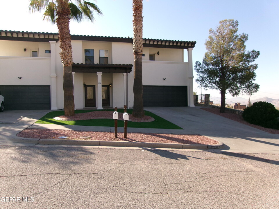 294 Vaquero Ln in El Paso, TX - Foto de edificio