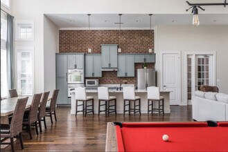 460 Seven Farms Drive, Unit SI ID1344167P in Charleston, SC - Foto de edificio - Building Photo