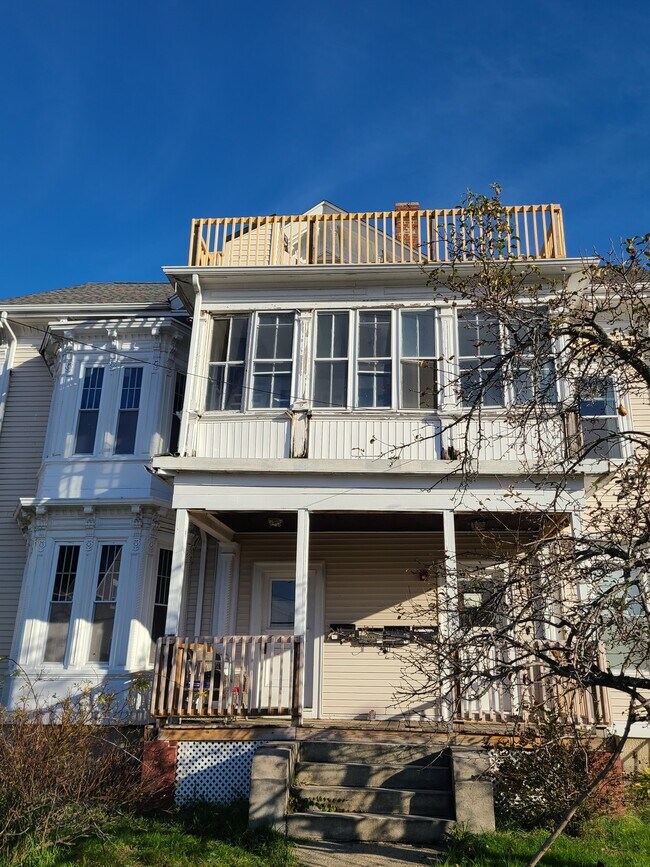 727 Park Ave and Nearby Cranston Apartments For Rent Cranston, RI