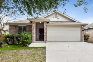 316 Hummingbird Dr in New Braunfels, TX - Building Photo