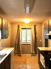 38 Library Ln in Simsbury, CT - Building Photo - Building Photo