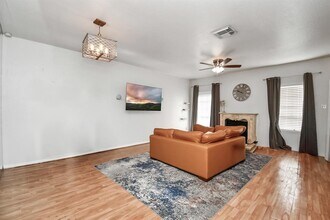 3780 Tanglewilde St in Houston, TX - Building Photo - Building Photo