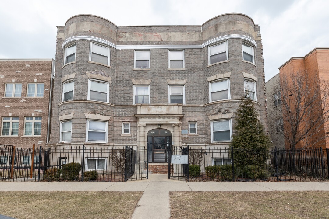 4151 S Indiana Ave in Chicago, IL - Building Photo