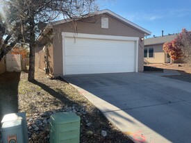 3752 Rancher Loop NE in Rio Rancho, NM - Building Photo