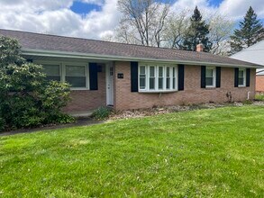 6519 Lake O Springs Ave NW in Canton, OH - Building Photo - Building Photo