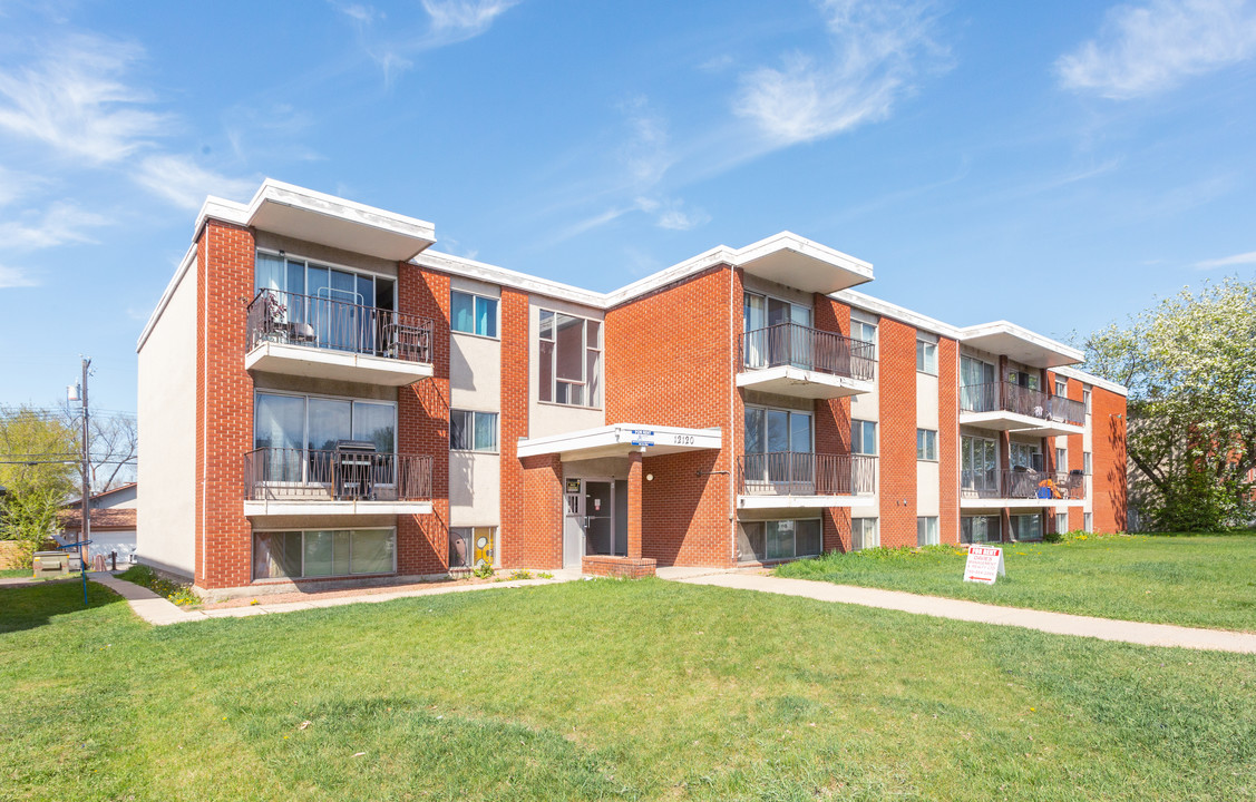 Normandy Apartments in Edmonton, AB - Building Photo