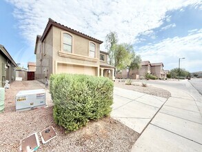 1016 E Taylor Trail in Queen Creek, AZ - Foto de edificio - Building Photo