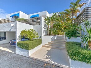 744 Bayport Wy, Unit 744 in Longboat Key, FL - Building Photo - Building Photo