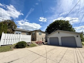 975 MacArthur St in Jasper, IN - Building Photo - Building Photo