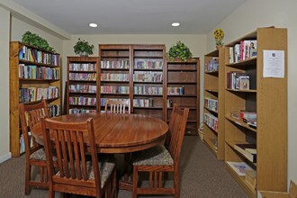 ACC Greenhaven Terrace in Sacramento, CA - Foto de edificio - Interior Photo