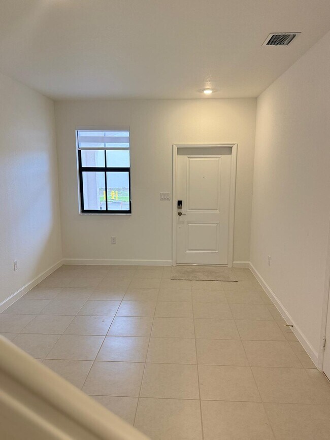 23316 SW 133rd Ct in Princeton, FL - Foto de edificio - Building Photo