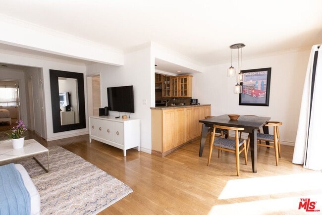 2101 Ocean Ave in Santa Monica, CA - Building Photo - Building Photo