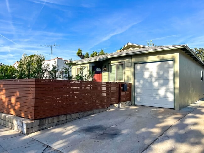 3213 Atwater Ave in Los Angeles, CA - Foto de edificio - Building Photo