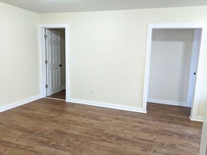 487 W Grand Ave in Muskegon, MI - Building Photo - Building Photo