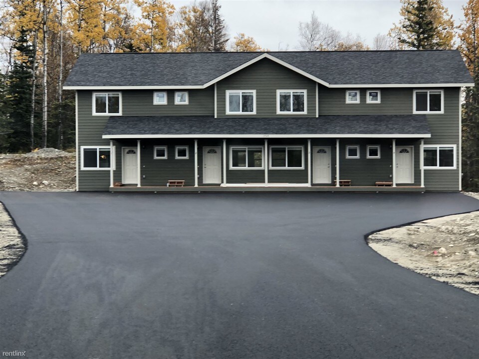 1735 N Nina Cir-Unit -# 1 in Wasilla, AK - Building Photo