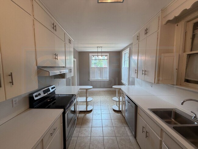 3925 Rosewood Dr in Columbia, SC - Building Photo - Building Photo