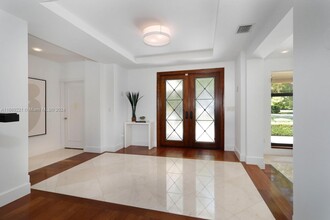 3425 Alhambra Cir in Coral Gables, FL - Building Photo - Building Photo