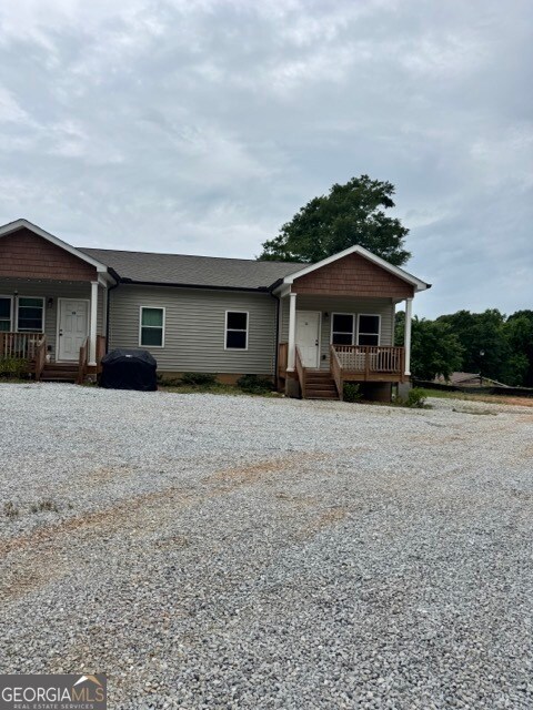518 W Franklin St in Hartwell, GA - Building Photo
