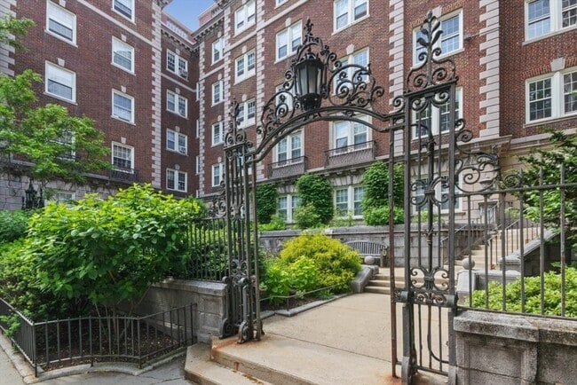 property at 5 Arlington St