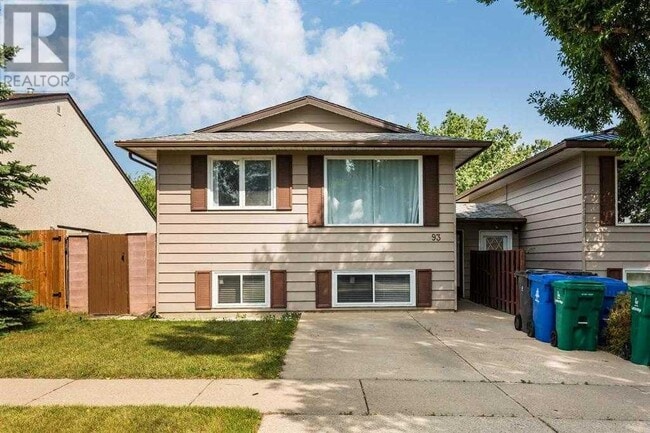 property at 93 Simon Fraser Blvd W