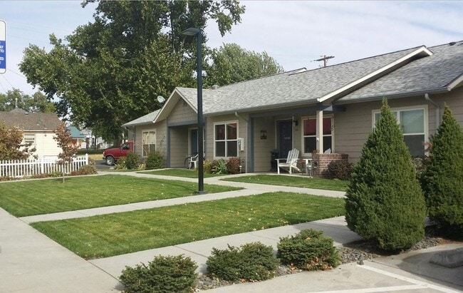 property at 425 E Currant St