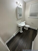 18 Waugh St in Lowell, MA - Building Photo