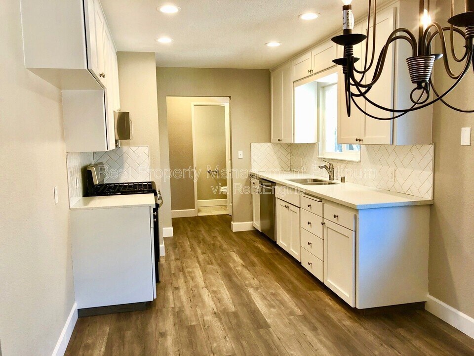 3653 N Shirley Ave in Fresno, CA - Building Photo