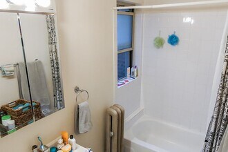 5103 N Winchester Ave, Unit 2 in Chicago, IL - Building Photo - Building Photo