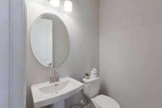 9312 Tequila Sunrise Dr in Sarasota, FL - Building Photo - Building Photo