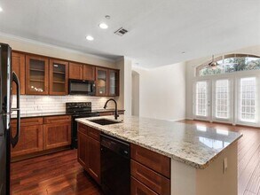 1020 Texas St in Fort Worth, TX - Building Photo - Building Photo