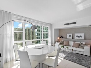 6801 Collins Ave, Unit lph16 in Miami Beach, FL - Foto de edificio - Building Photo
