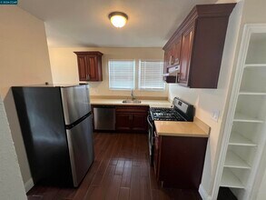 2824 23rd Ave in Oakland, CA - Building Photo - Building Photo