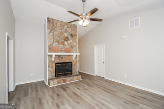 3203 Craven Ridge Dr in Powder Springs, GA - Building Photo - Building Photo