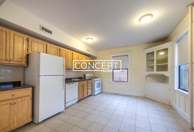 24 Hamilton Rd in Brookline, MA - Building Photo - Building Photo