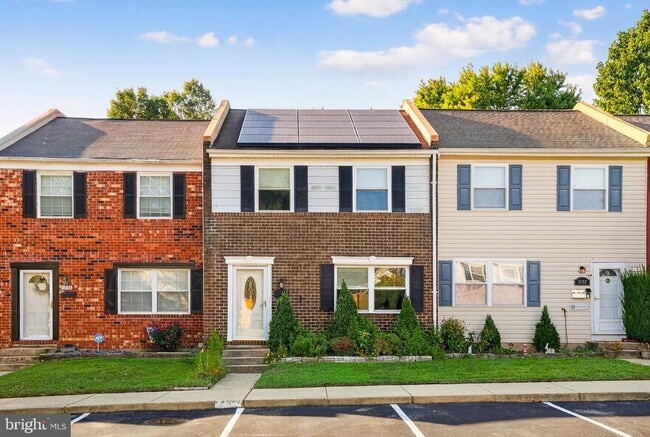 property at 1694 Forest Hill Ct